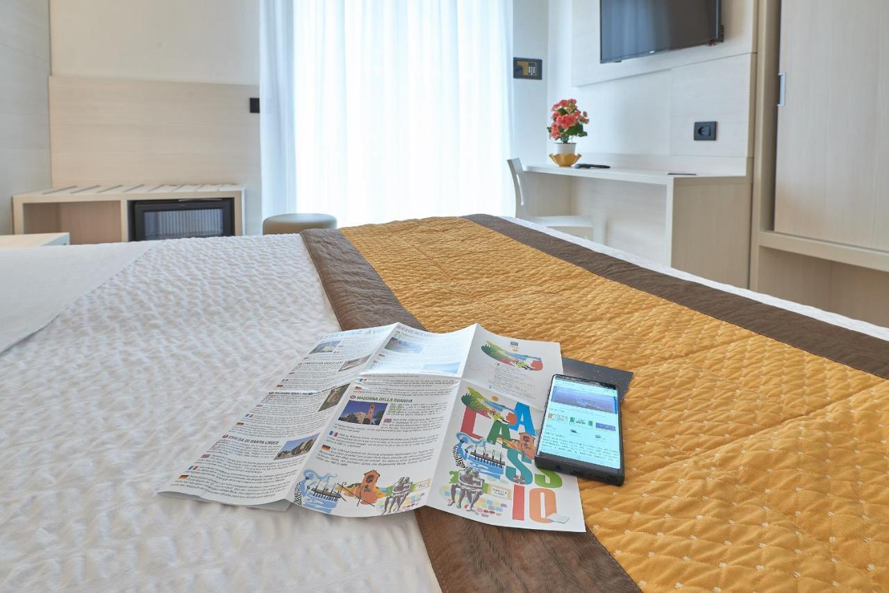 Hotel Adler อาลัสซิโอ ภายนอก รูปภาพ